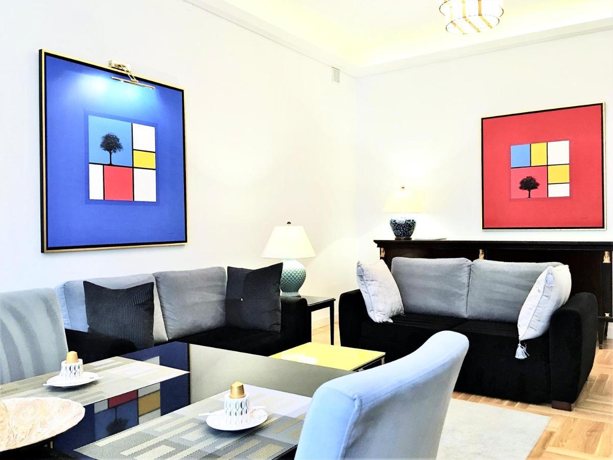 Mondrian Luxury Suites & Apartments Market Square Warsaw Room photo